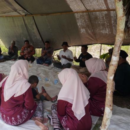 Tradisi Selamatan Padang, Ungkapan Syukur Petani Simpang Tiga Usai Panen Raya